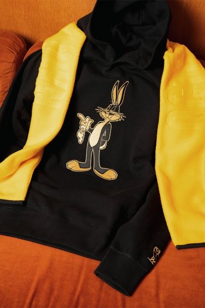 Бренд Дрейка OVO выпустил коллекцию по мотивам мультфильма Looney Tunes | BURO.