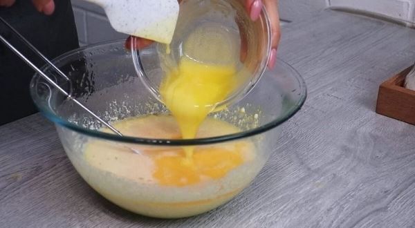 Мандариновый пирог на сковороде: быстрый рецепт