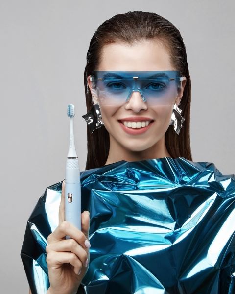 Улыбка на миллион: электрическая зубная щетка для счастливых обладателей брекетов
